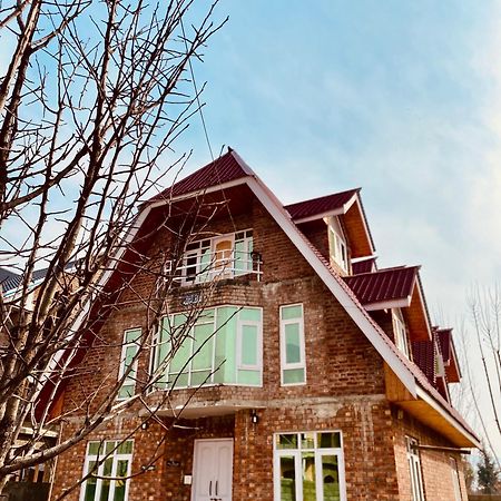 Al Jalal Resort Srīnagar Екстериор снимка